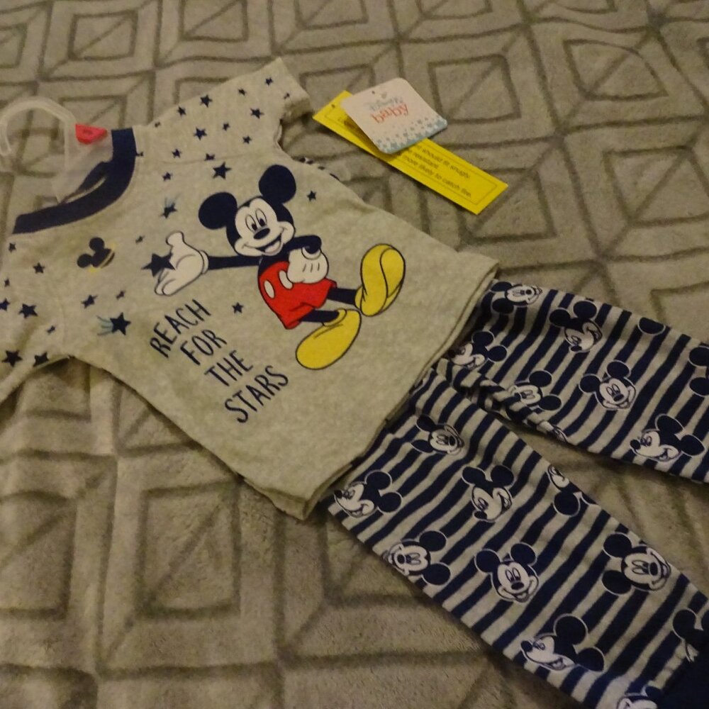MICKEY MOUSE Boys Pjs  18 months  (NWT)